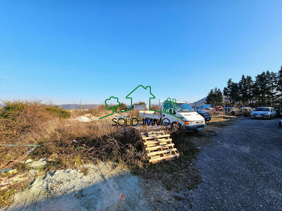 Local d'activités - 648 m²