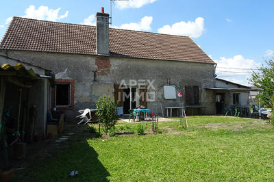 Maison - 98 m² - 4 pièces