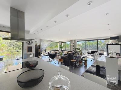 Maison - 240 m² - 7 pièces