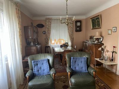 Maison - 127 m² - 8 pièces