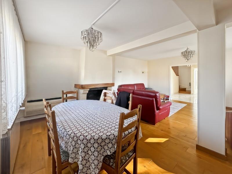 Maison - 182 m² - 7 pièces