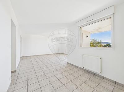Appartement - 80 m² - 3 pièces