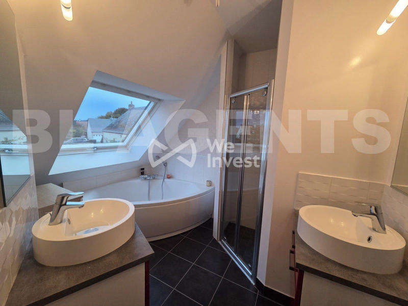 Maison - 180 m² - 9 pièces