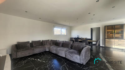 Maison - 200 m² - 8 pièces