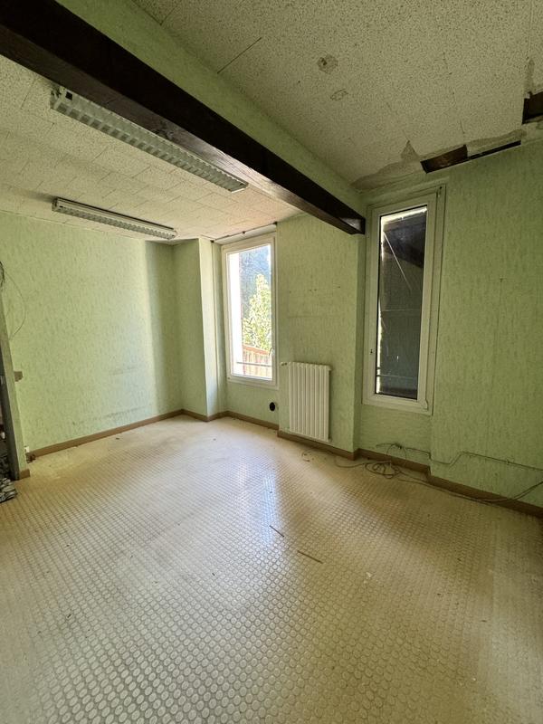 Maison - 145 m² - 8 pièces