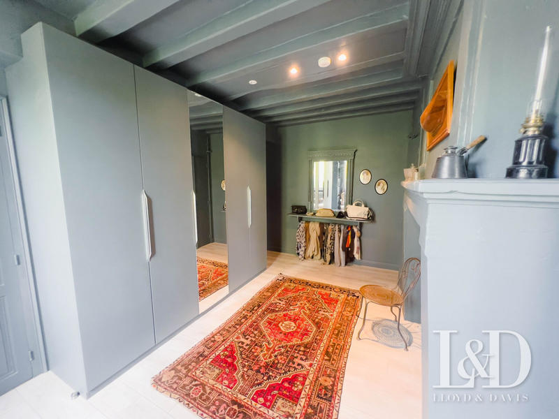 Maison - 205 m² - 12 pièces