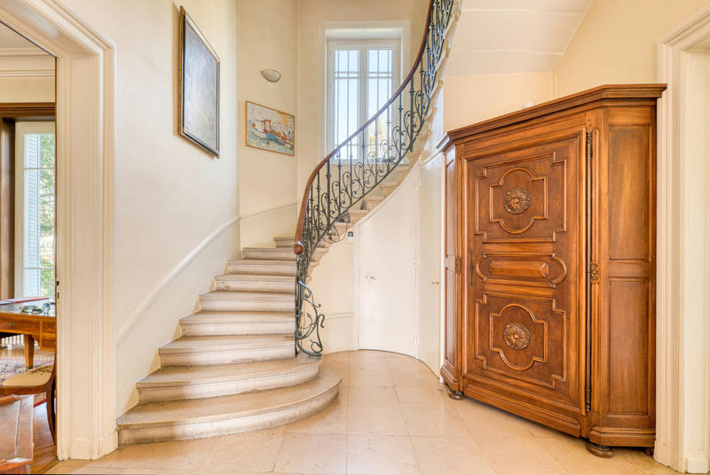 Propriété - 284 m² - 11 pièces