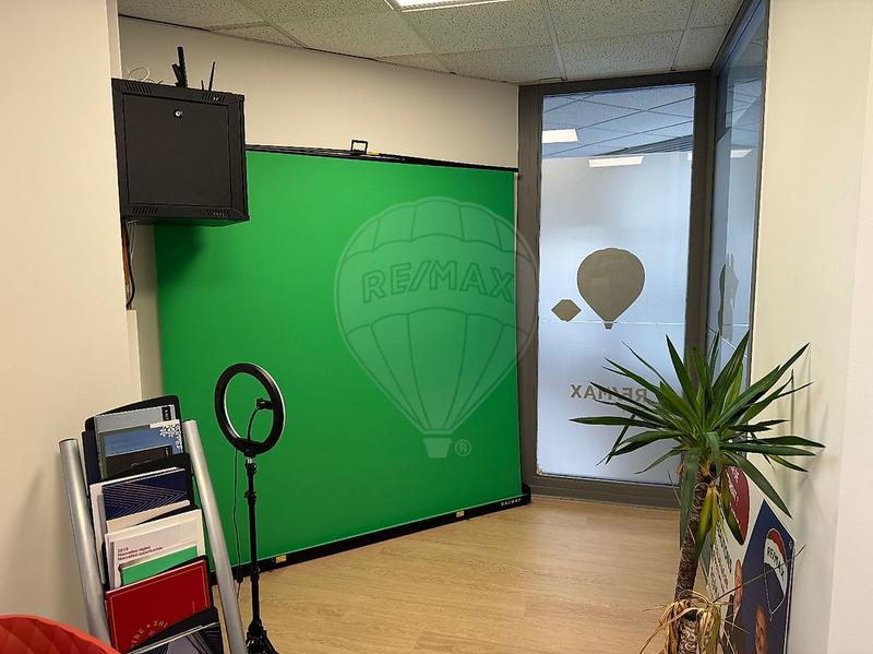 Bureau - 150 m² - 5 pièces