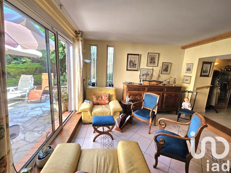 Maison - 220 m² - 8 pièces