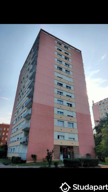 Chambre - 9 m² - 1 pièce