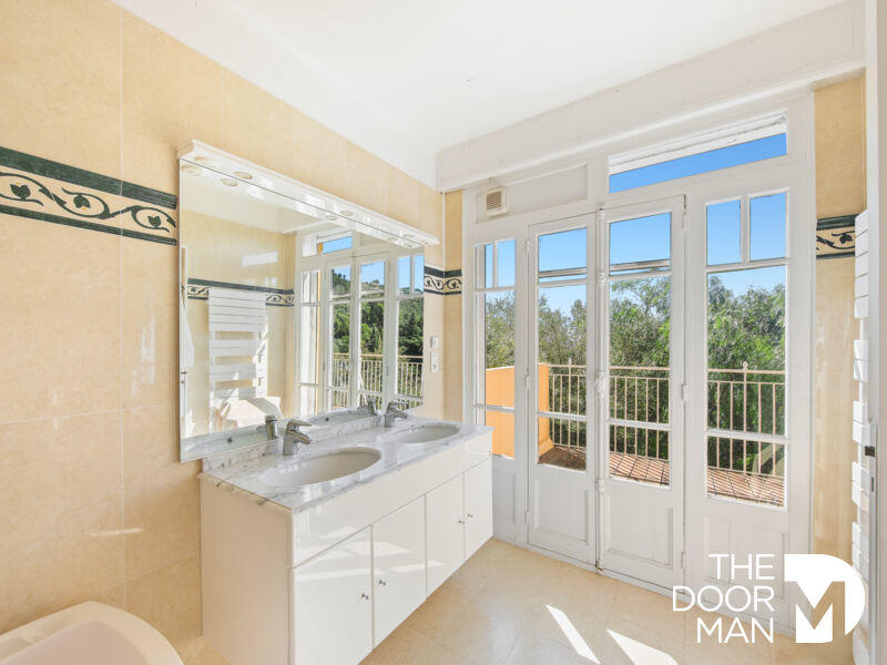 Maison de maîtres - 388 m² - 16 pièces