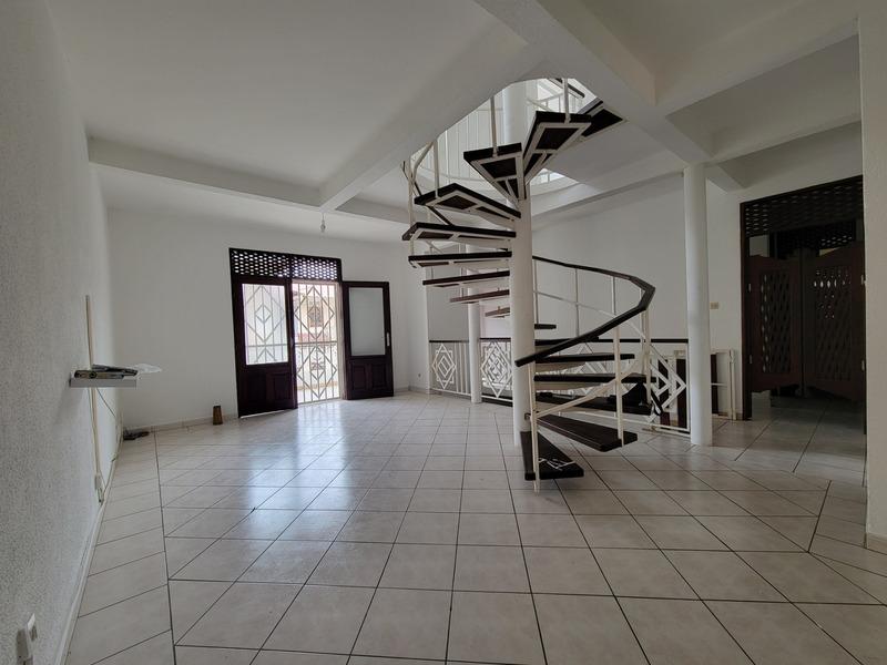 Immeuble - 298 m² - 6 pièces