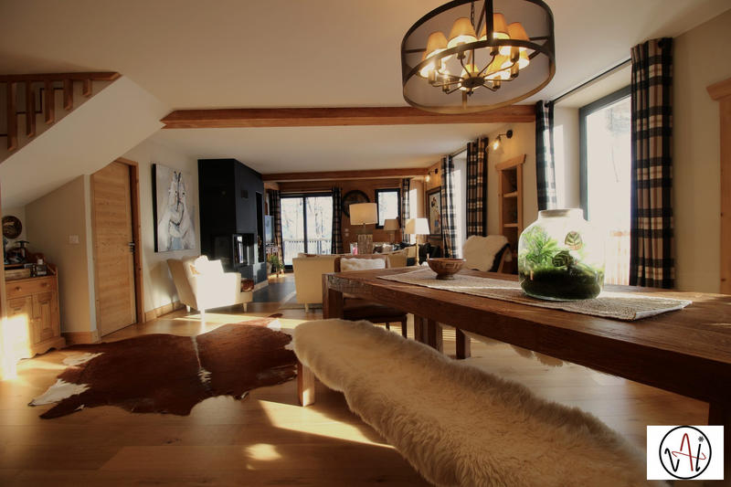 Maison - 168 m² - 9 pièces