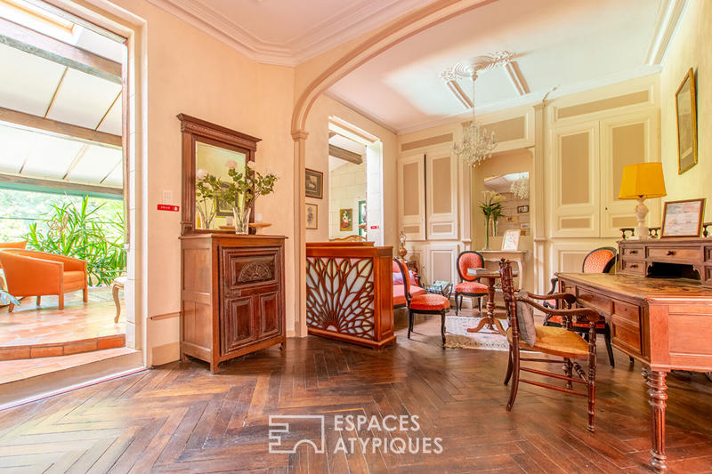 Demeure - 460 m² - 13 pièces