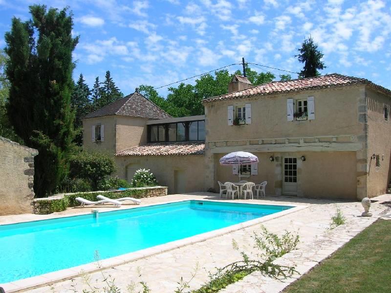 Maison - 305 m² - 10 pièces