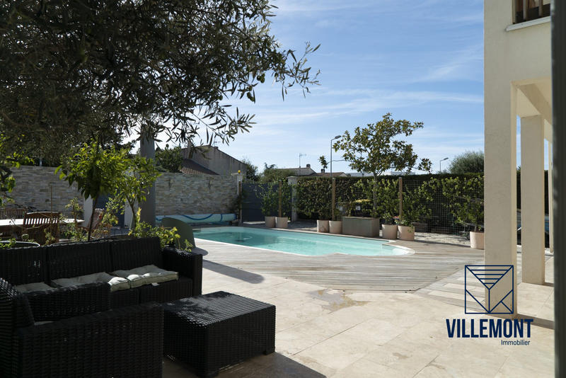 Villa - 211 m² - 7 pièces