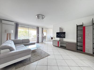 Appartement - 80 m² - 3 pièces