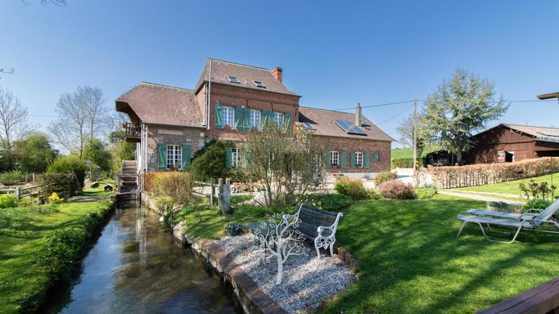 Moulin - 264 m² - 8 pièces