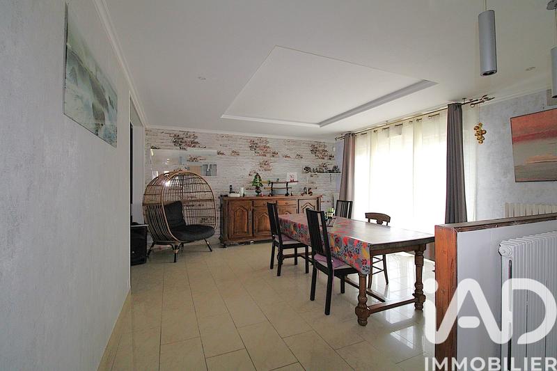 Maison - 200 m² - 8 pièces