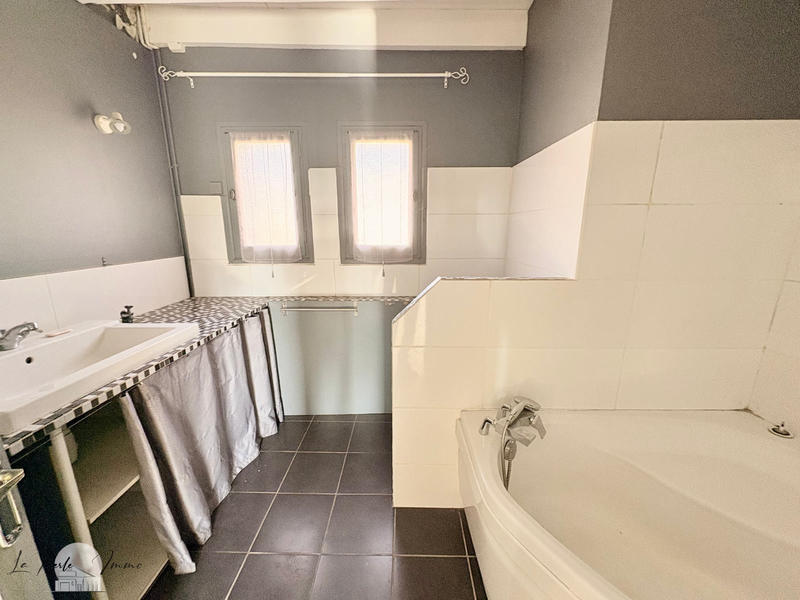 Immeuble - 228 m² - 9 pièces