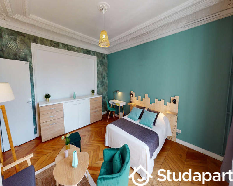 Chambre - 180 m² - 1 pièce