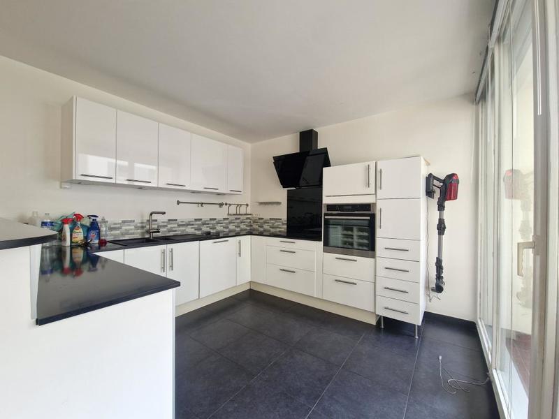 Appartement - 97 m² - 4 pièces