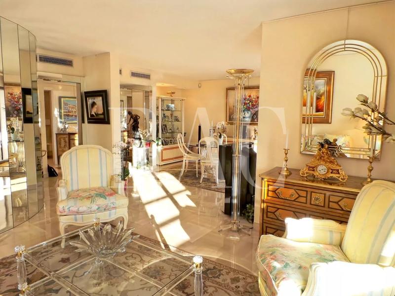 Appartement - 100 m² - 4 pièces