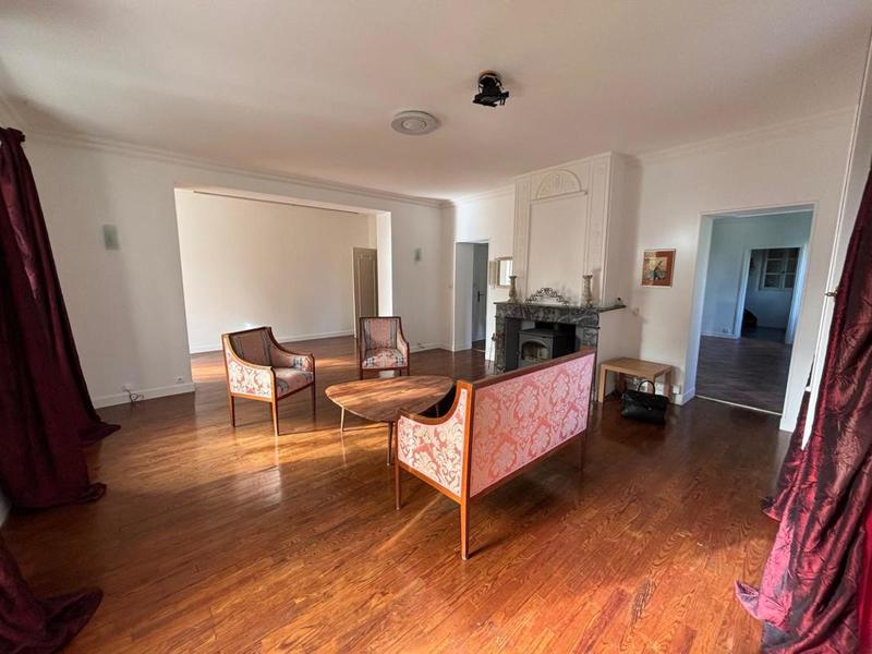 Appartement - 223 m² - 6 pièces