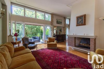 Maison - 238 m² - 10 pièces