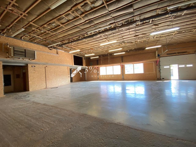 Entrepôt - 400 m² - 3 pièces