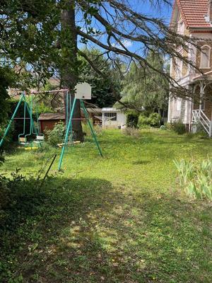 Maison - 220 m² - 8 pièces