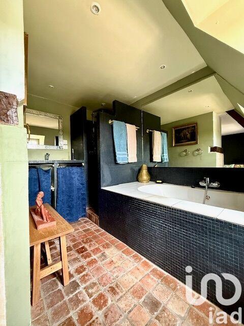 Maison - 300 m² - 13 pièces