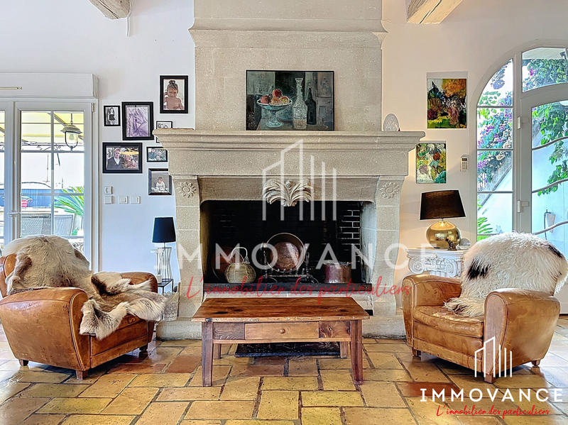 Maison - 275 m² - 7 pièces