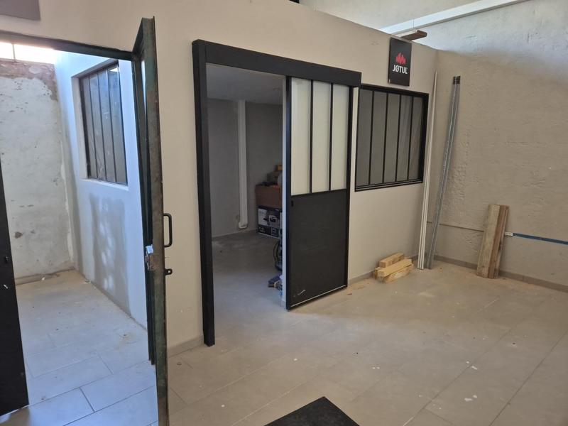 Local commercial - 230 m² - 7 pièces