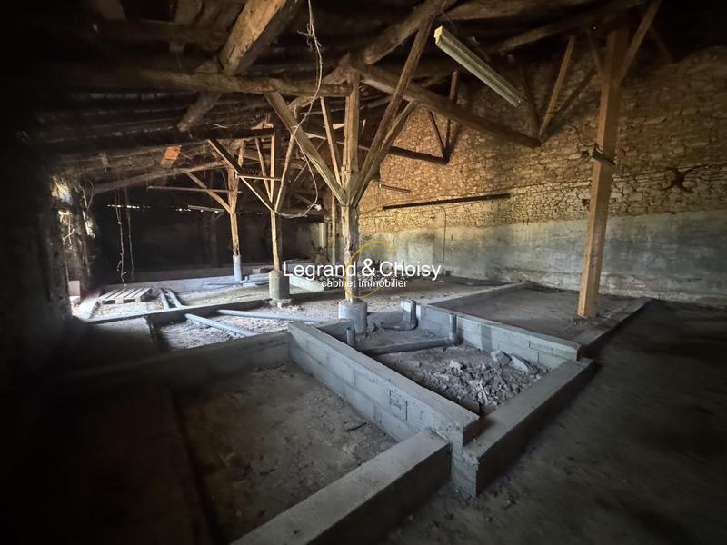 Maison - 260 m² - 1 pièce