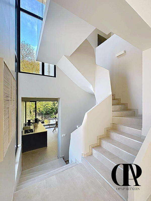 Villa - 185 m² - 6 pièces