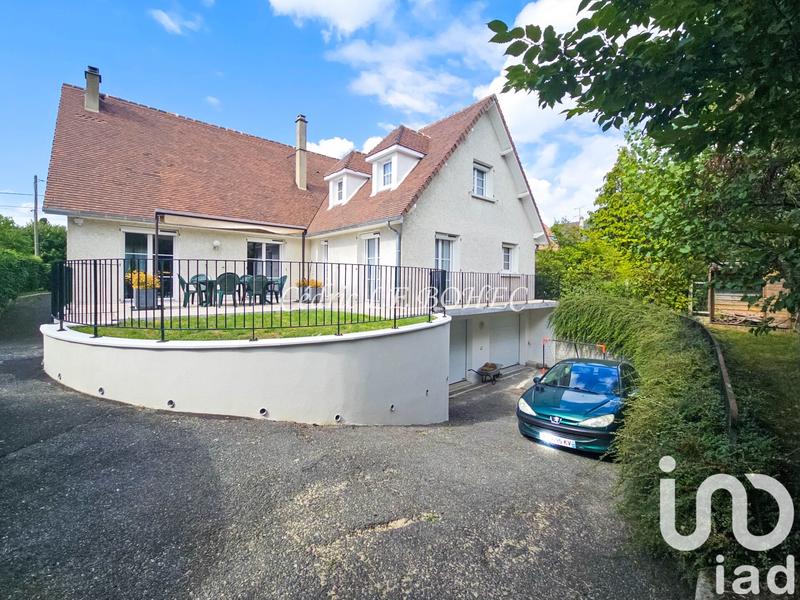 Maison - 198 m² - 8 pièces