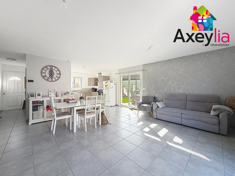 Maison - 95 m² - 5 pièces