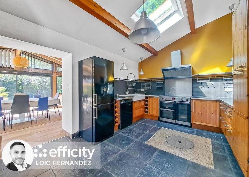 Maison - 260 m² - 8 pièces