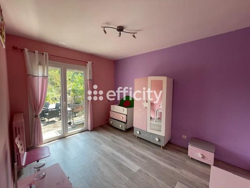 Maison - 207 m² - 7 pièces