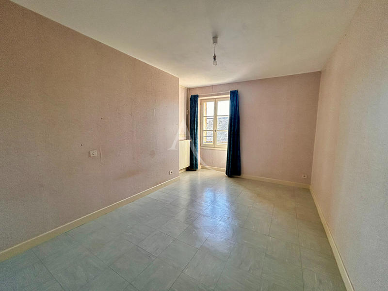 Maison - 260 m² - 9 pièces