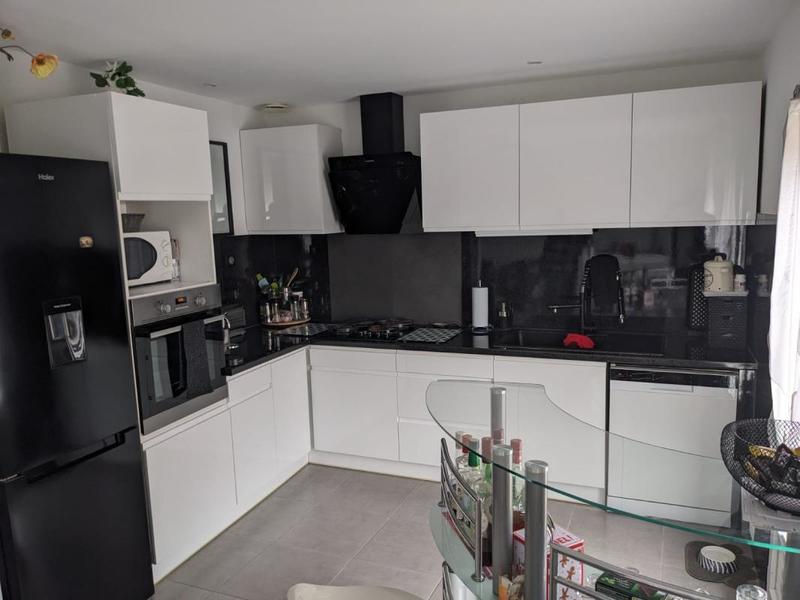 Maison - 94 m² - 5 pièces