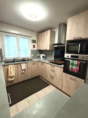 Maison traditionnelle - 75 m² - 3 pièces