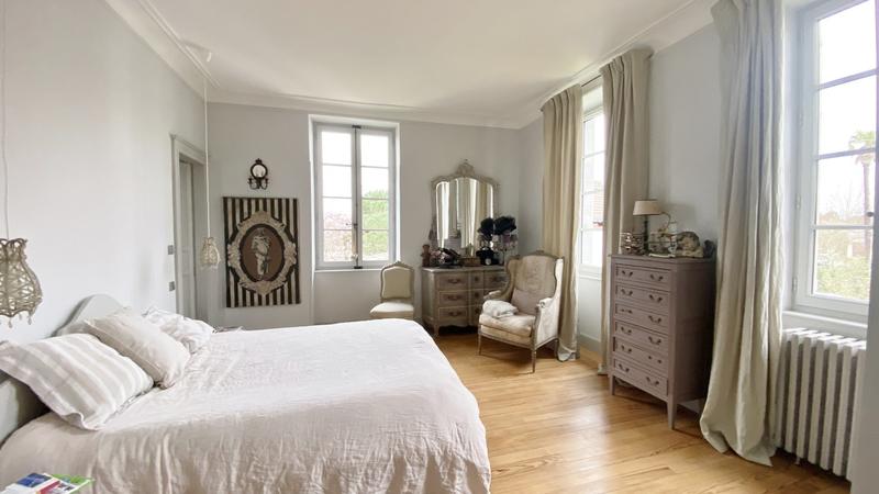 Maison bourgeoise - 330 m² - 9 pièces