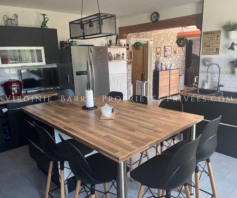 Maison - 252 m² - 11 pièces