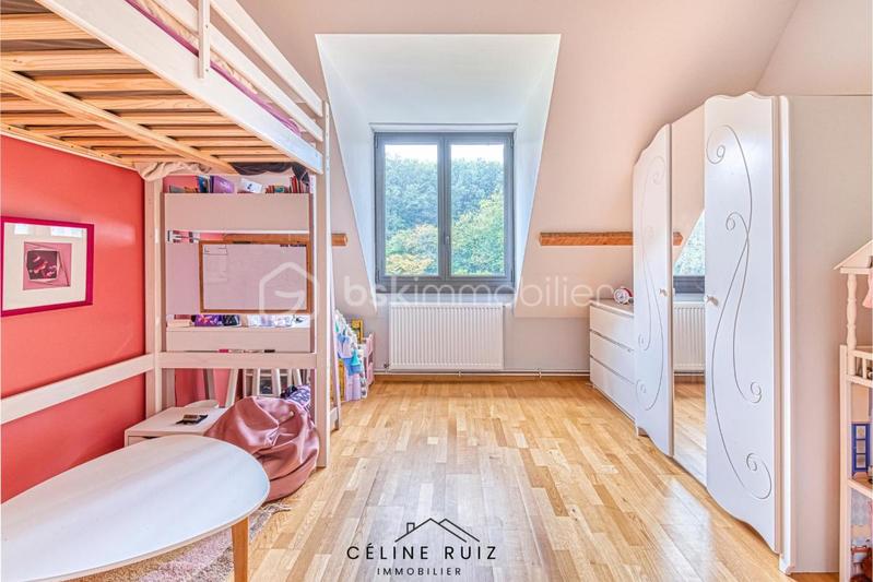 Maison - 250 m² - 8 pièces