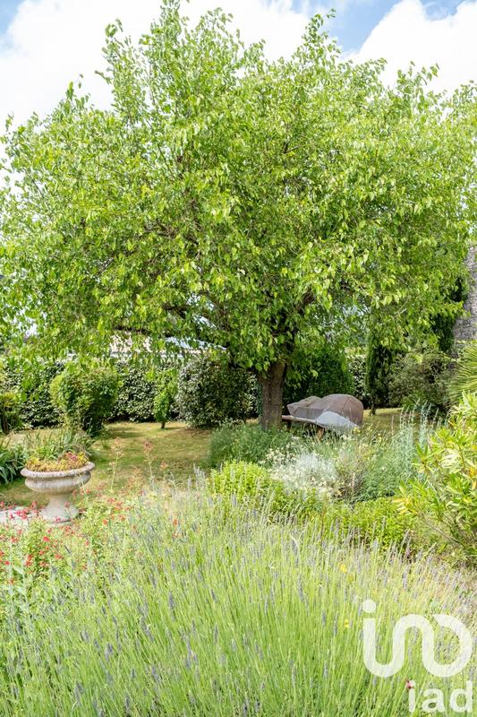 Maison - 275 m² - 8 pièces