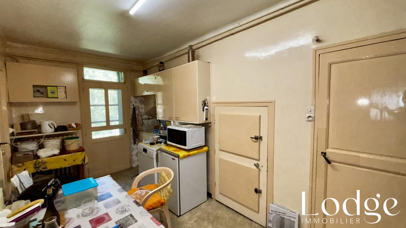 Maison - 400 m² - 26 pièces