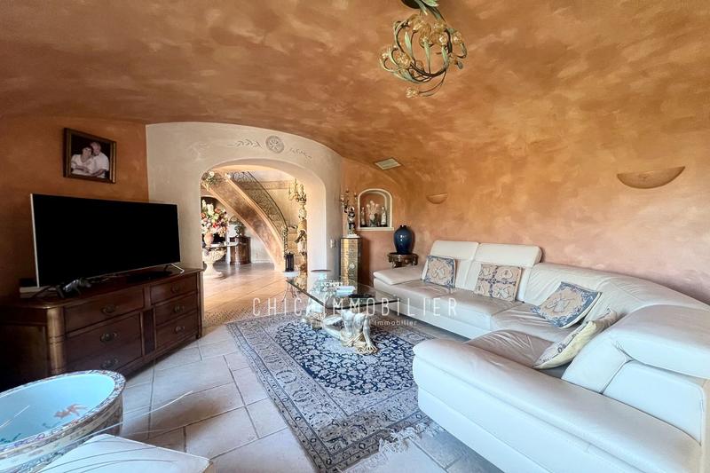 Maison - 208 m² - 6 pièces