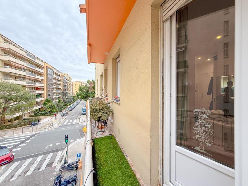 Studio - 30 m² - 2 pièces